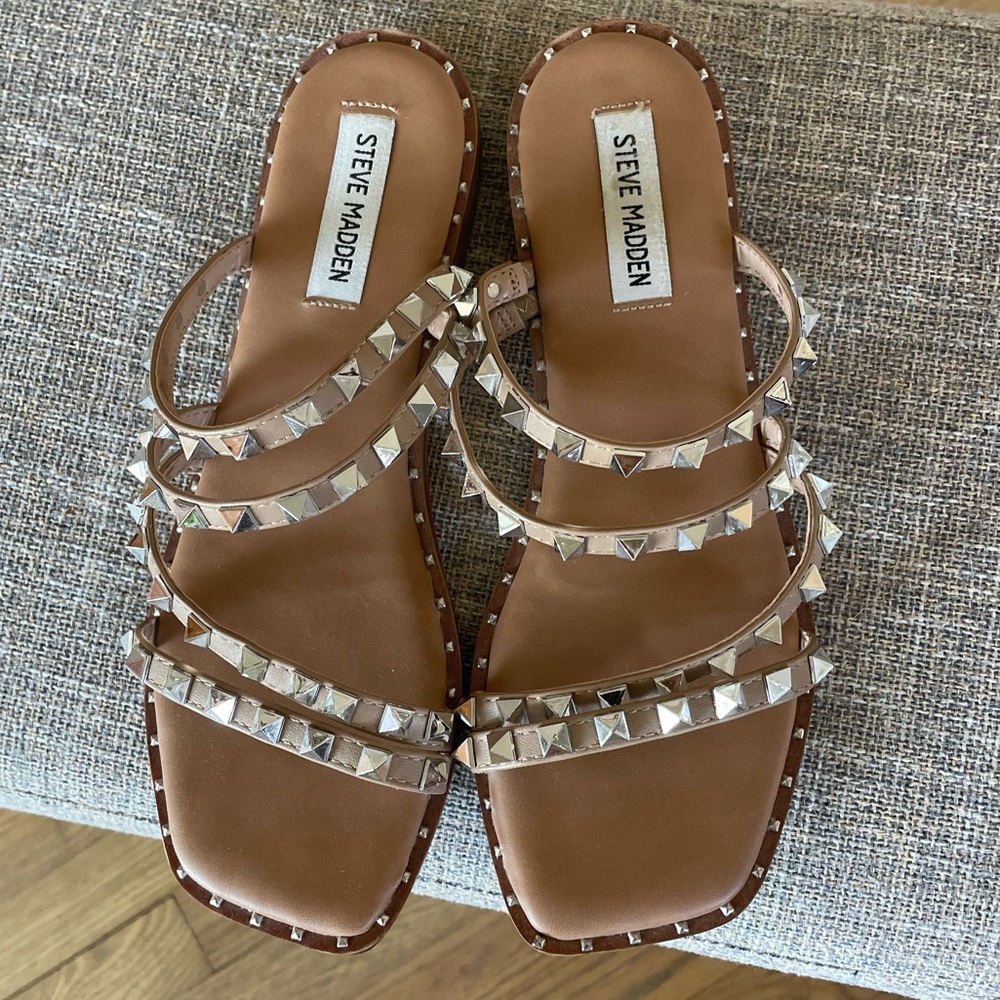 Steve Madden Studded Flat Sandals 8.5